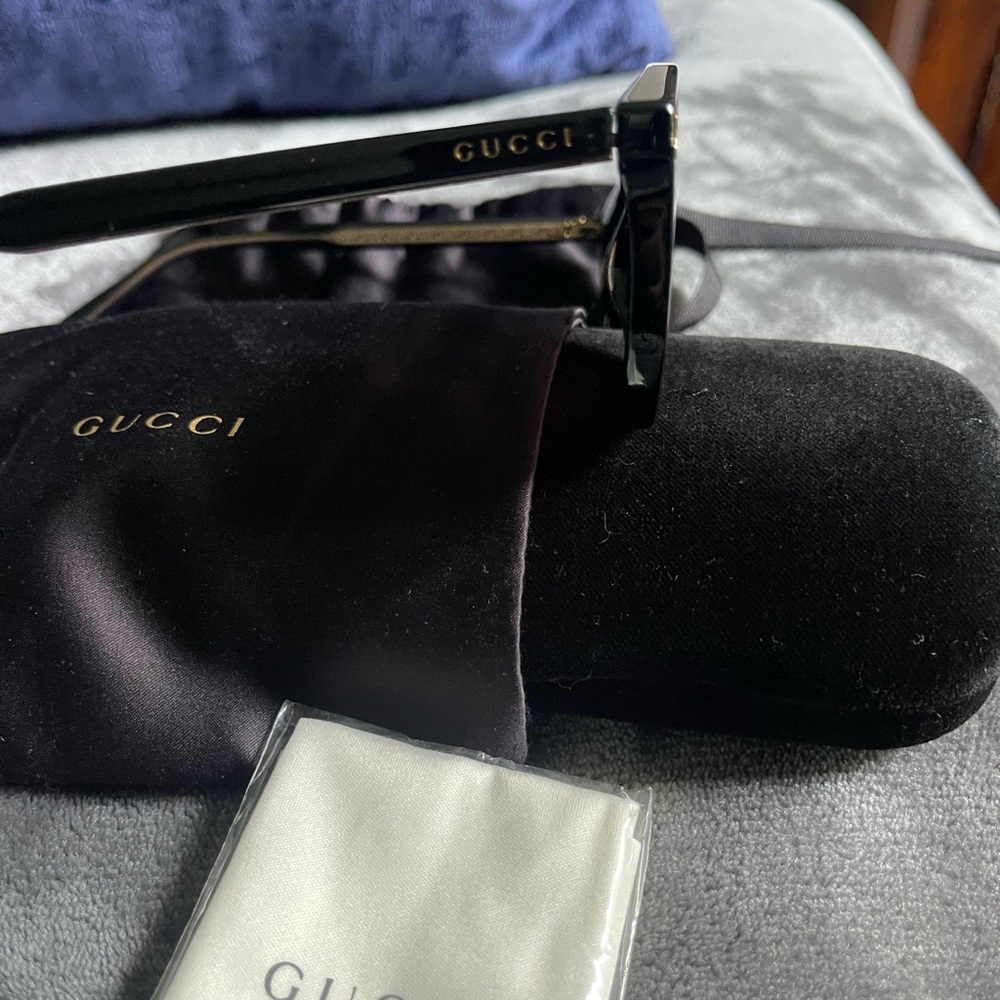 Gucci Black and Gold Round Sunglasses - Picture 4 of 5